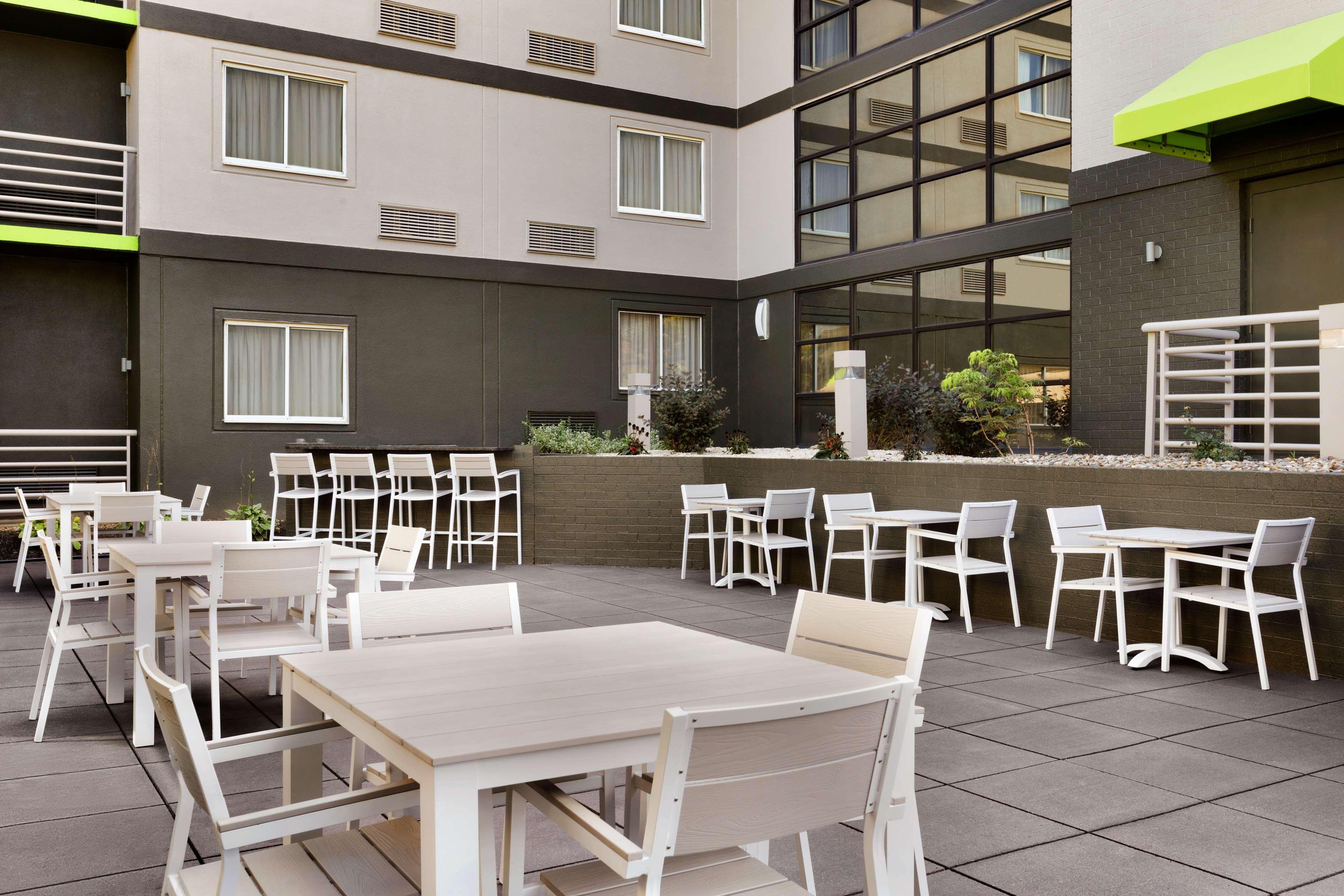 Radisson Akron-Fairlawn Copley Montrose ภายนอก รูปภาพ