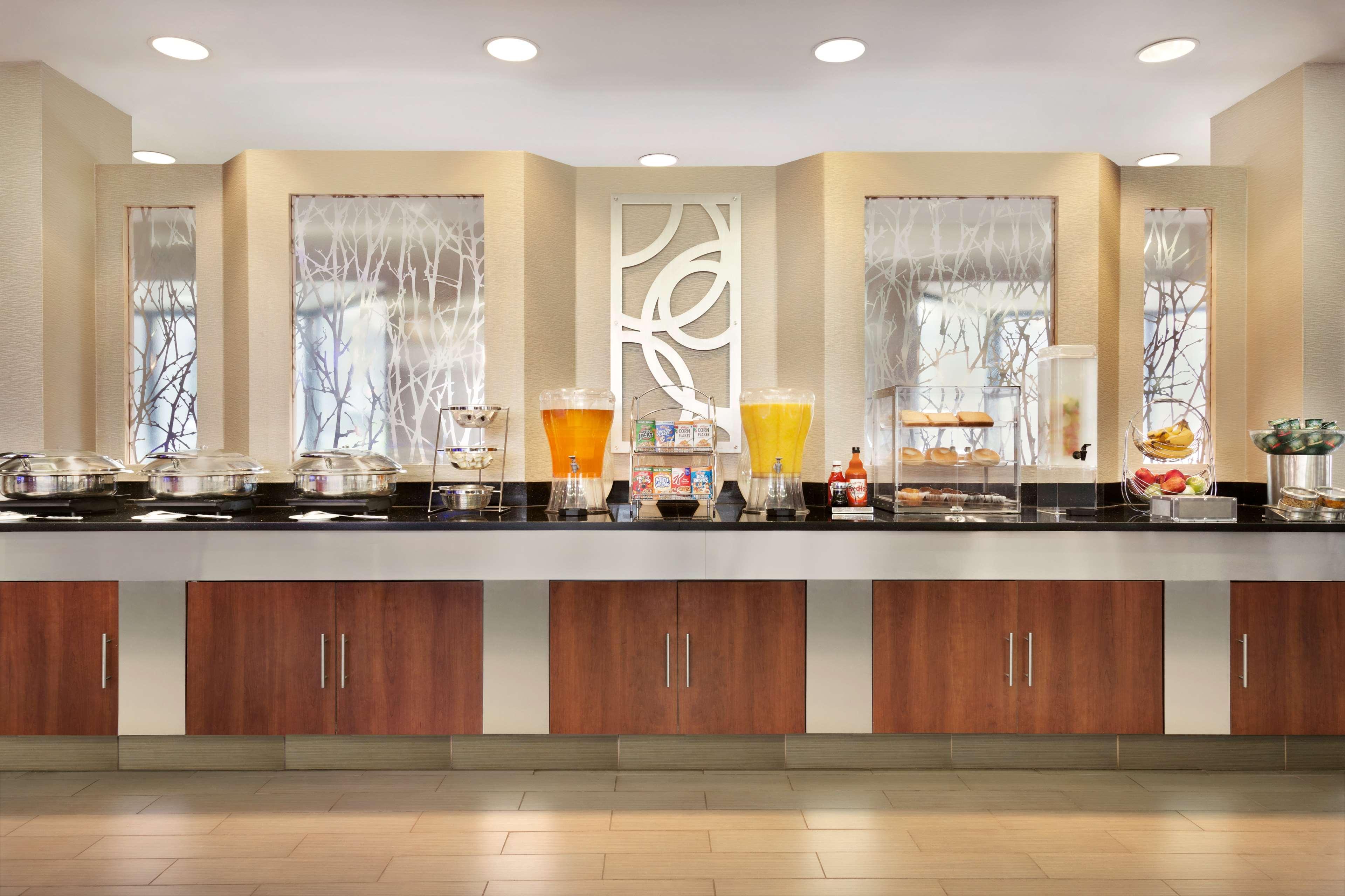 Radisson Akron-Fairlawn Copley Montrose ภายนอก รูปภาพ