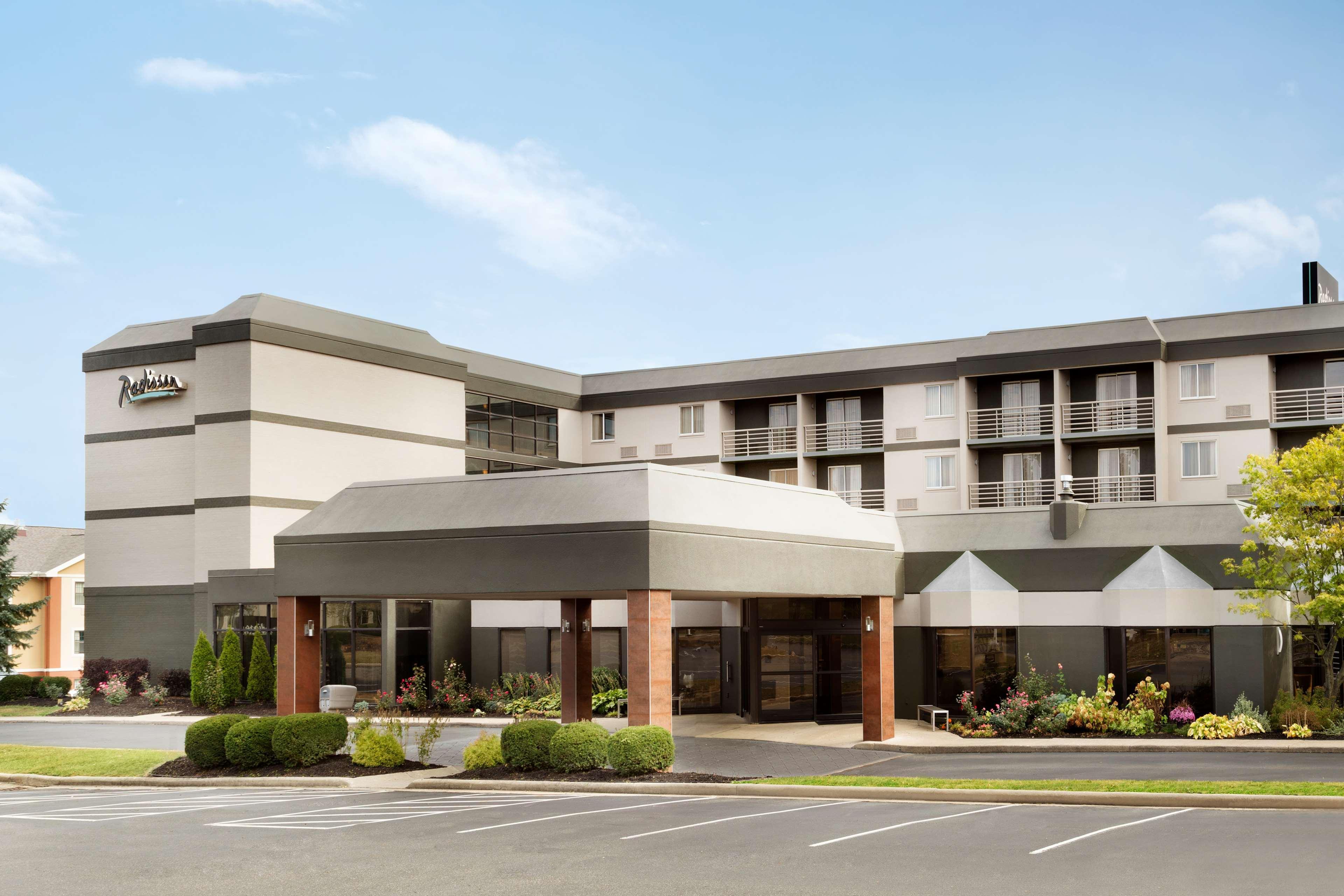 Radisson Akron-Fairlawn Copley Montrose ภายนอก รูปภาพ