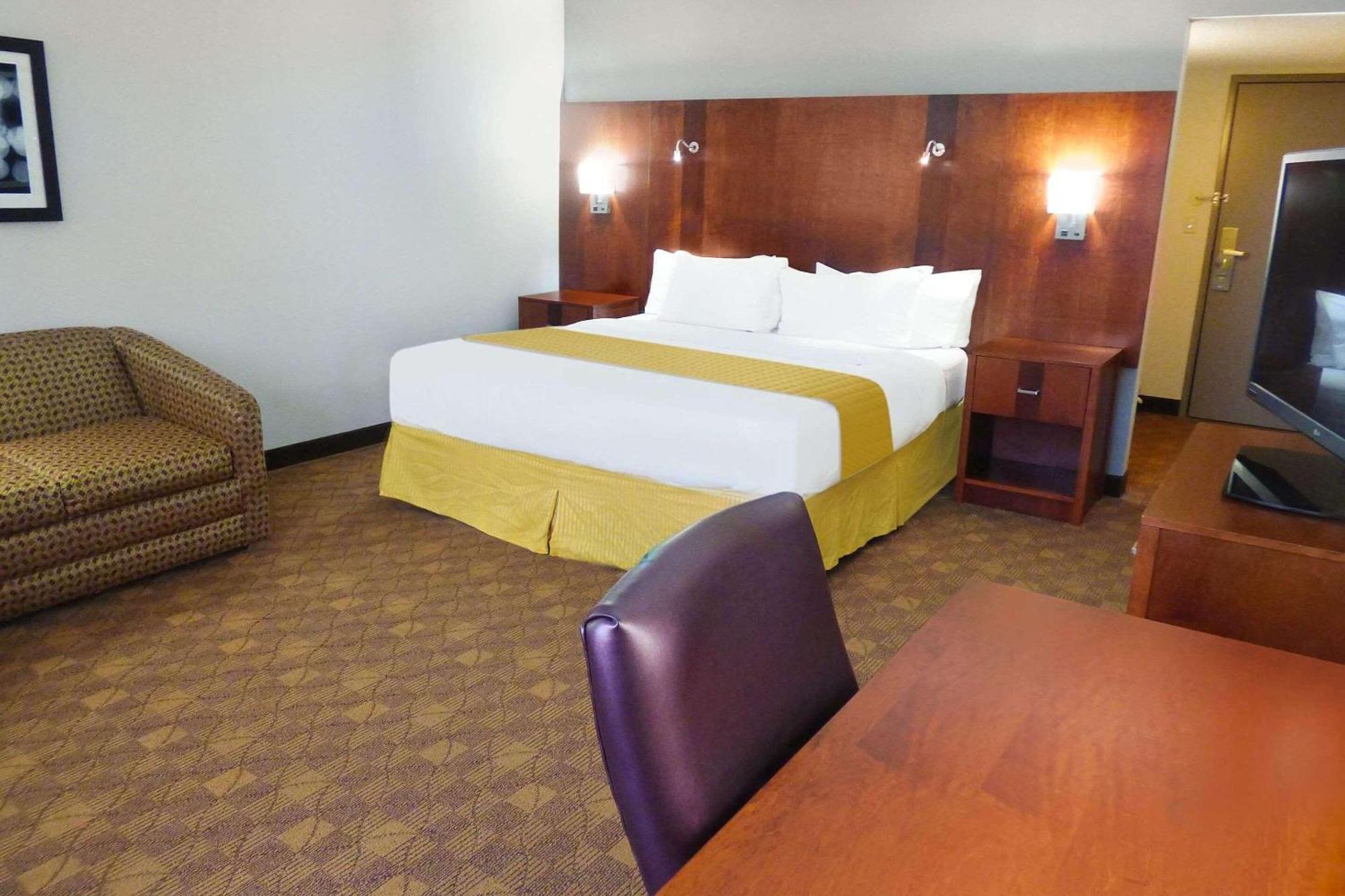 Radisson Akron-Fairlawn Copley Montrose ภายนอก รูปภาพ