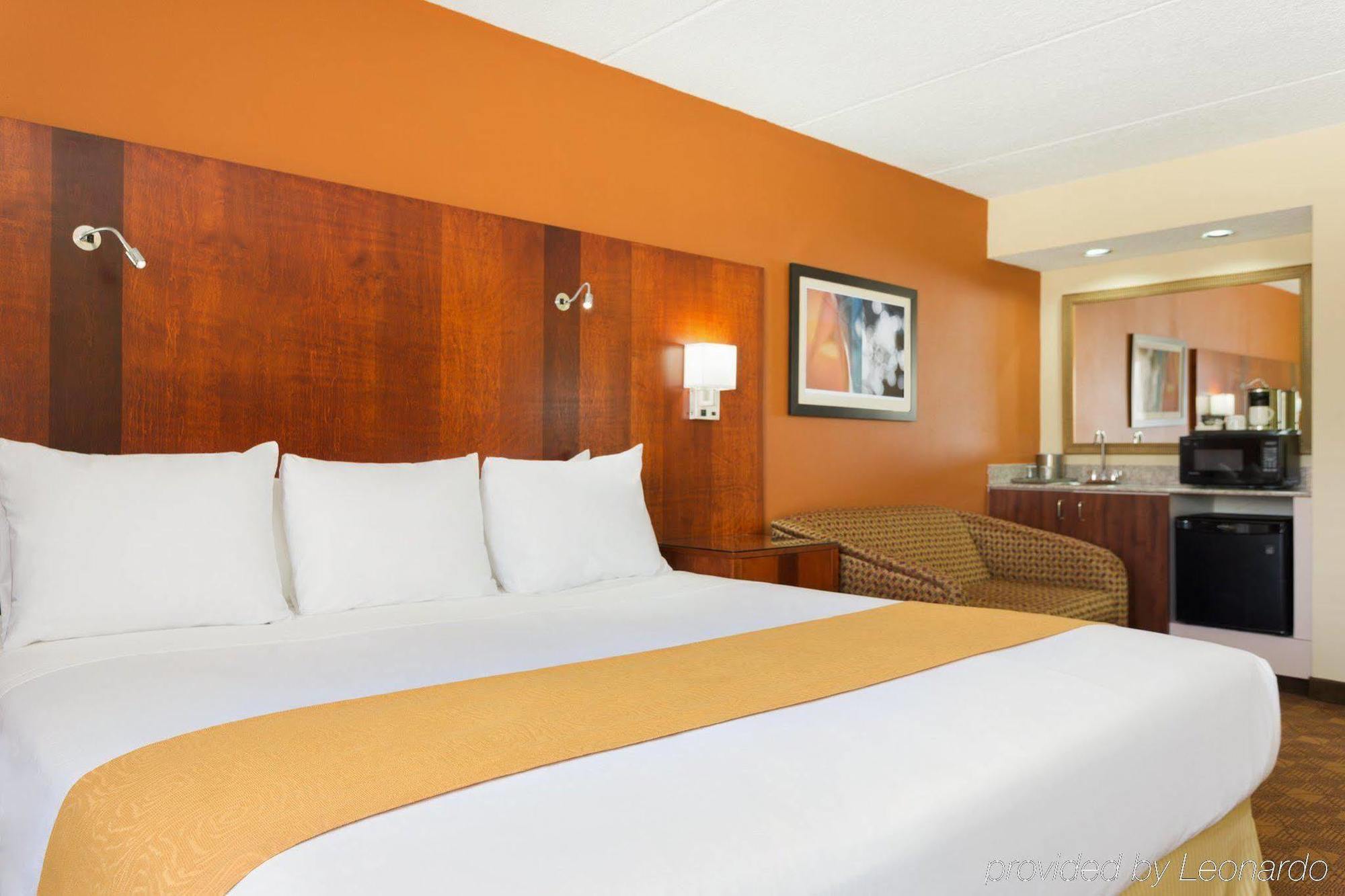 Radisson Akron-Fairlawn Copley Montrose ภายนอก รูปภาพ