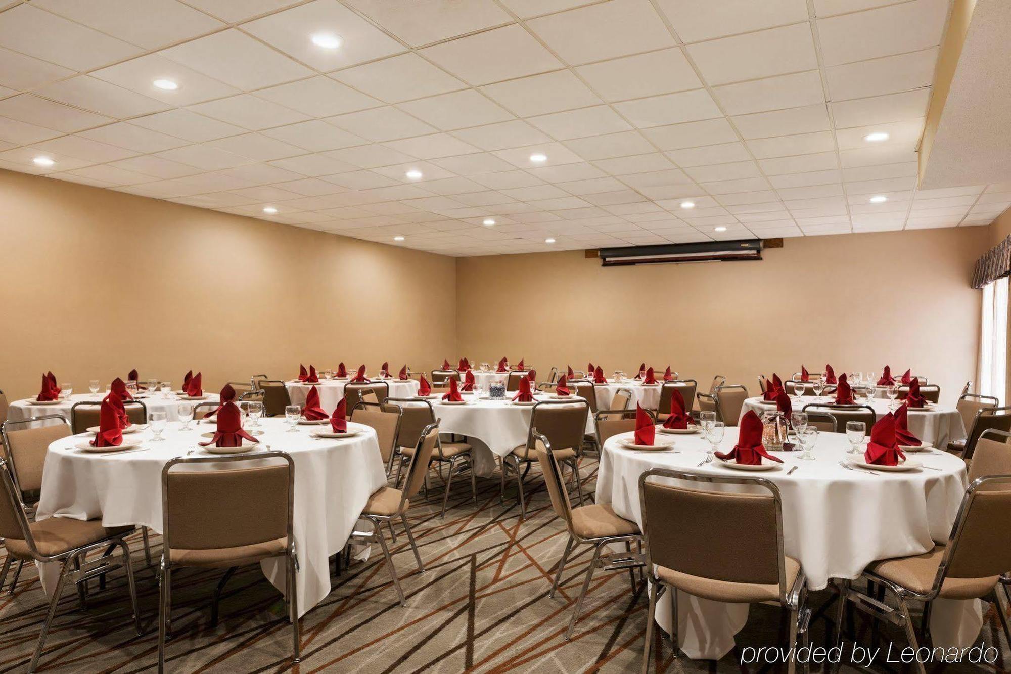 Radisson Akron-Fairlawn Copley Montrose ภายนอก รูปภาพ