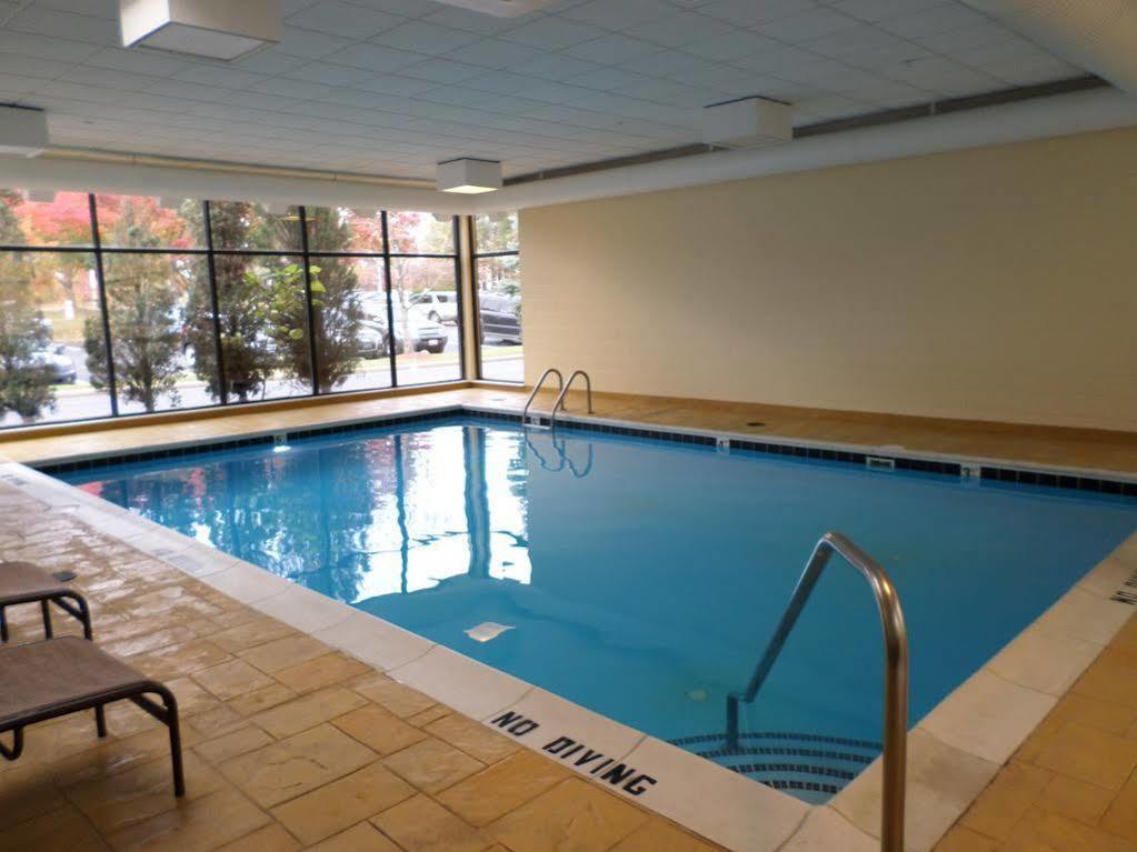 Radisson Akron-Fairlawn Copley Montrose ภายนอก รูปภาพ