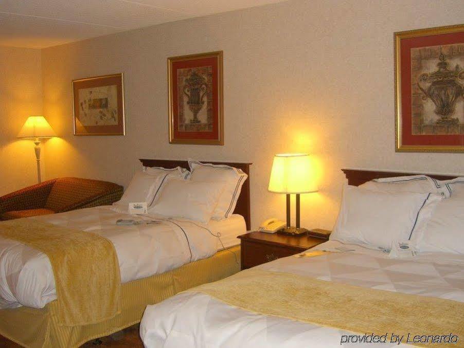 Radisson Akron-Fairlawn Copley Montrose ภายนอก รูปภาพ